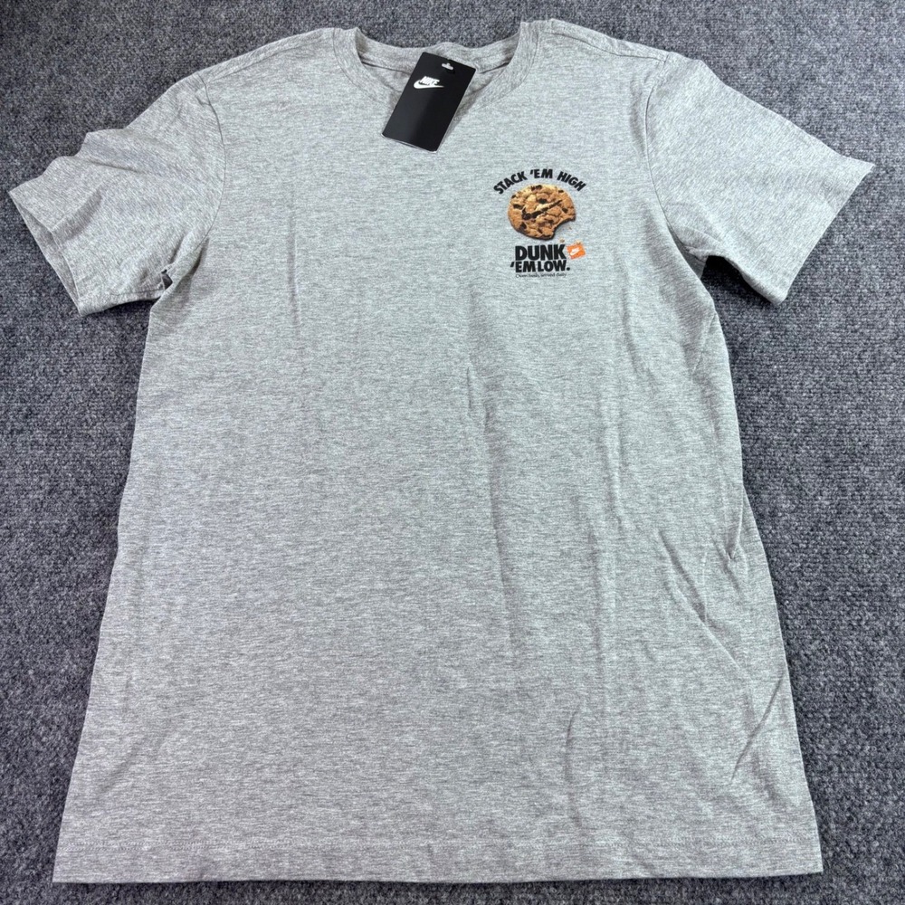 Nike Dunk Low T-Shirt Mens Small Grey Stack Em‎ High Cookie Panda NWT Streetwear - Picture 2 of 7